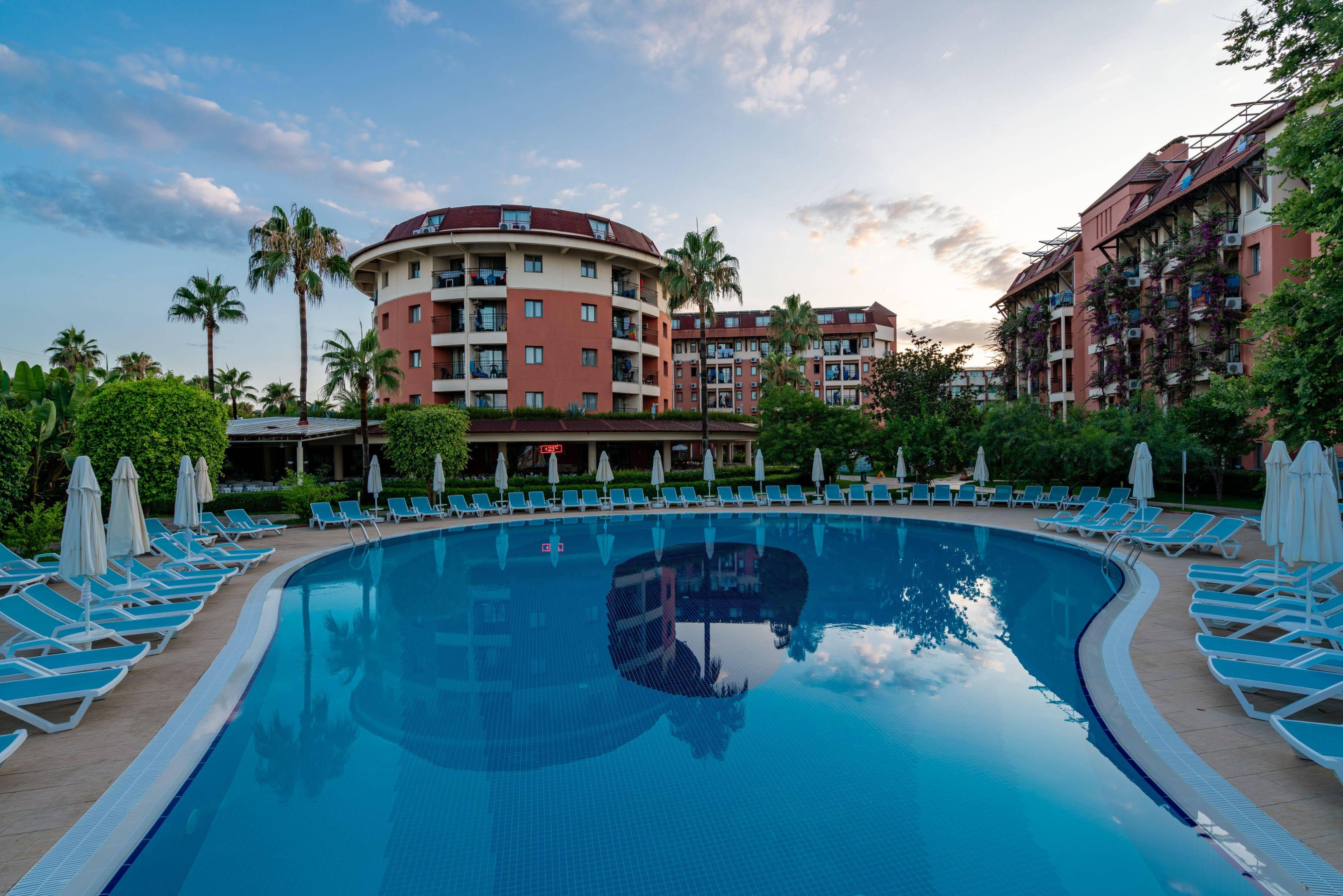 Palmeras Beach Hotel Payallar Exteriör bild